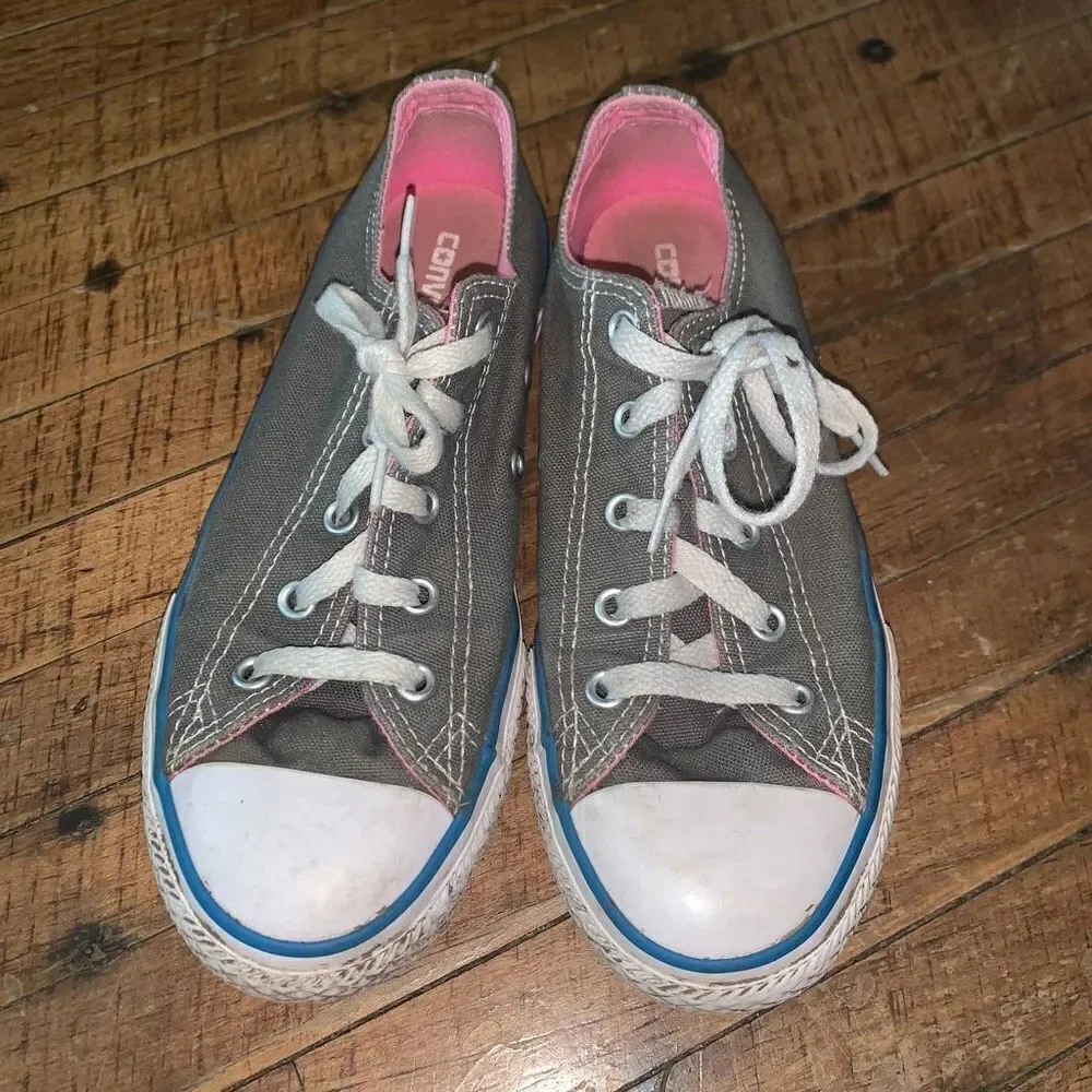 Converse Chuck Taylor gray and pink kids 2 low top sneakers